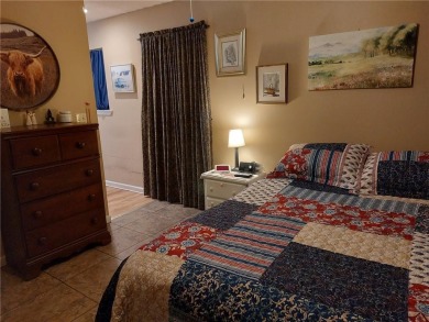Charming 3-bedroom, 2-bath home in the desirable StillWaters on Stillwaters Golf and Country Club in Alabama - for sale on GolfHomes.com, golf home, golf lot