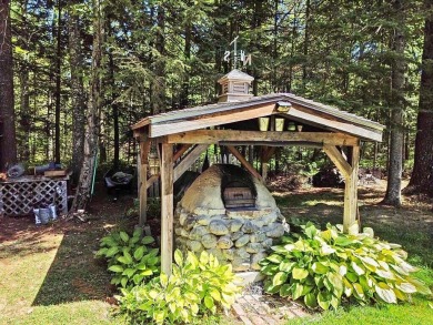 Welcome to this charming Colonial Revival offering 3 bedrooms on J.W. Parks Golf Course in Maine - for sale on GolfHomes.com, golf home, golf lot