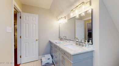 Charming Estate Home in the Heart of Trent Woods

Welcome to on New Bern Golf and Country Club in North Carolina - for sale on GolfHomes.com, golf home, golf lot
