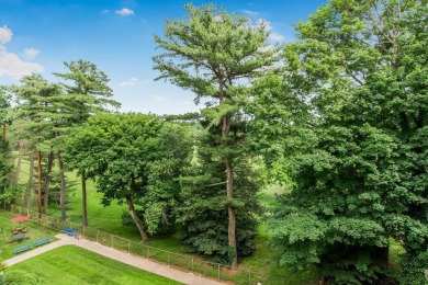 Bright and sunny 1-bedroom, 1-bathroom Co-Op Unit For Sale in on Wykagyl Country Club in New York - for sale on GolfHomes.com, golf home, golf lot