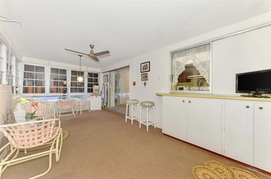 Welcome to this well-located 2 bedroom, 2 bath, 2 car garage on Venice East Golf Club in Florida - for sale on GolfHomes.com, golf home, golf lot