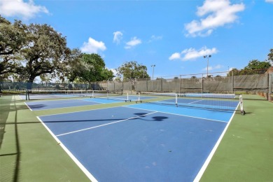 Beautiful 2BR/2BA condo in Whitehall at Pine Island Ridge, Davie on Pine Island Ridge Country Club in Florida - for sale on GolfHomes.com, golf home, golf lot