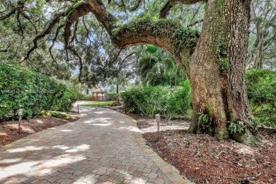 Beautiful 2BR/2BA condo in Whitehall at Pine Island Ridge, Davie on Pine Island Ridge Country Club in Florida - for sale on GolfHomes.com, golf home, golf lot