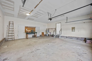 Situated on a quiet culdesac, this 3 bedroom, 2.5 bath home on Rock Creek Country Club in North Carolina - for sale on GolfHomes.com, golf home, golf lot