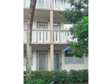 REDUCED!!!!! 2 BR/2BA Unit in Wynmoor Golf Village -- 1st floor on Wynmoor Golf Course in Florida - for sale on GolfHomes.com, golf home, golf lot