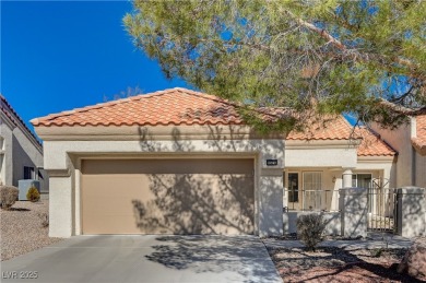 This charming townhome is located in the desirable Sun City on Highland Falls Golf Club in Nevada - for sale on GolfHomes.com, golf home, golf lot