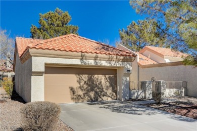 This charming townhome is located in the desirable Sun City on Highland Falls Golf Club in Nevada - for sale on GolfHomes.com, golf home, golf lot