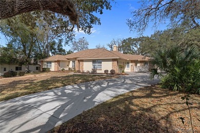 Located in The Enclave of Sugarmill Woods is a 3 bedroom, 2 bath on Sugarmill Woods Golf and Country Club in Florida - for sale on GolfHomes.com, golf home, golf lot