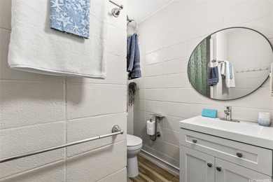 Are you looking for a cozy 2-bedroom/1-bathroom/1-parking condo on Mililani Golf Club in Hawaii - for sale on GolfHomes.com, golf home, golf lot