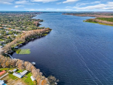 Updates Galore in this gorgeous two bedroom two full bath Villa! on Highland Lakes Executive Golf Course in Florida - for sale on GolfHomes.com, golf home, golf lot