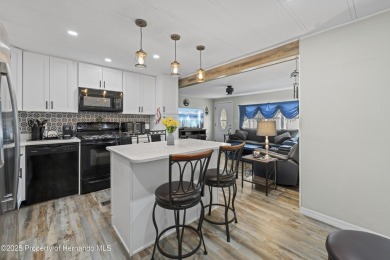**MOVE-IN READY** REMODELED 3/2 HOME in Brookridge. Must see on Brookridge Country Club in Florida - for sale on GolfHomes.com, golf home, golf lot