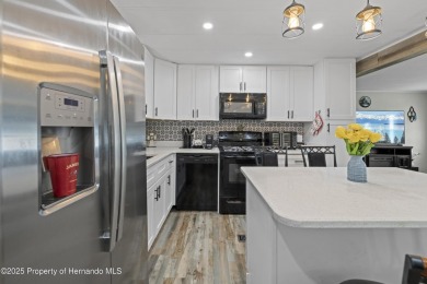 **MOVE-IN READY** REMODELED 3/2 HOME in Brookridge. Must see on Brookridge Country Club in Florida - for sale on GolfHomes.com, golf home, golf lot