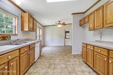 Three bedroom manufactured home with lake frontage on Lake on Lake Tansi Village Country Club in Tennessee - for sale on GolfHomes.com, golf home, golf lot