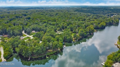 Three bedroom manufactured home with lake frontage on Lake on Lake Tansi Village Country Club in Tennessee - for sale on GolfHomes.com, golf home, golf lot