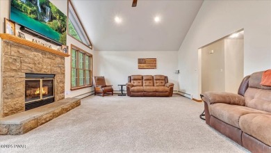 Tanglwood Lakes meticulous 3 Bedroom/2.5 Bath Ranch home.  This on Paupack Hills Golf and Country Club in Pennsylvania - for sale on GolfHomes.com, golf home, golf lot
