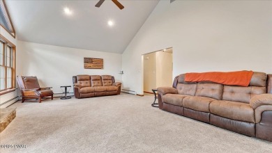 Tanglwood Lakes meticulous 3 Bedroom/2.5 Bath Ranch home.  This on Paupack Hills Golf and Country Club in Pennsylvania - for sale on GolfHomes.com, golf home, golf lot