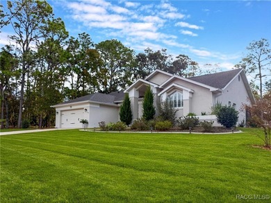 Welcome to 11 Maiden Bush Court E. in Homosassa, a beautifully on Sugarmill Woods Golf and Country Club in Florida - for sale on GolfHomes.com, golf home, golf lot