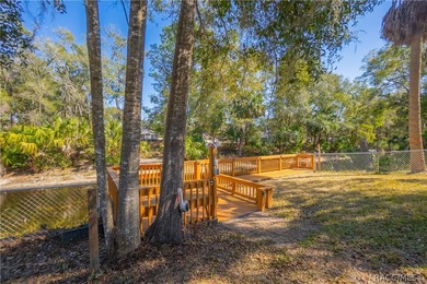 This 2 bedroom, 2 bathroom doublewide mobile home (1988) is on Inverness Golf and Country Club in Florida - for sale on GolfHomes.com, golf home, golf lot