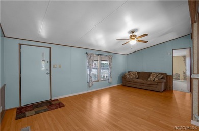 This 2 bedroom, 2 bathroom doublewide mobile home (1988) is on Inverness Golf and Country Club in Florida - for sale on GolfHomes.com, golf home, golf lot