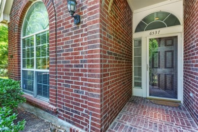 Step inside this charming, timeliness and beautiful maintained on Stewart Peninsula Golf Course in Texas - for sale on GolfHomes.com, golf home, golf lot