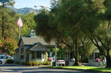 This Level-In Mendocino model, has conveniences not often found on Rossmoor Golf Course in California - for sale on GolfHomes.com, golf home, golf lot