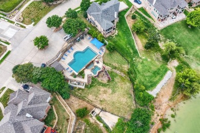 Step inside this charming, timeliness and beautiful maintained on Stewart Peninsula Golf Course in Texas - for sale on GolfHomes.com, golf home, golf lot