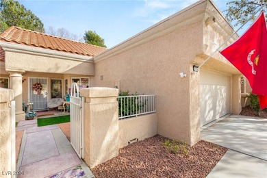 Beautiful townhome in Sun City Summerlin! This highly desirable on Highland Falls Golf Club in Nevada - for sale on GolfHomes.com, golf home, golf lot