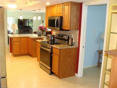 Gorgeous full 3 bedroom/ 2 bath villa in Lakewood on golf course on The Glades Golf and Country Club in Florida - for sale on GolfHomes.com, golf home, golf lot