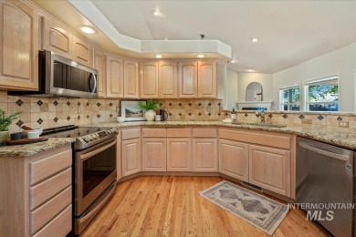 Looking for single level living in a convenient Eagle on Eagle Hills Golf Course in Idaho - for sale on GolfHomes.com, golf home, golf lot
