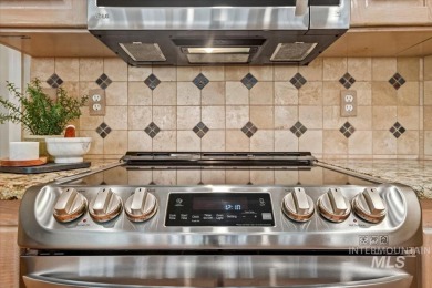 Looking for single level living in a convenient Eagle on Eagle Hills Golf Course in Idaho - for sale on GolfHomes.com, golf home, golf lot