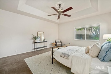 Looking for single level living in a convenient Eagle on Eagle Hills Golf Course in Idaho - for sale on GolfHomes.com, golf home, golf lot