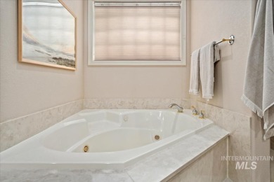 Looking for single level living in a convenient Eagle on Eagle Hills Golf Course in Idaho - for sale on GolfHomes.com, golf home, golf lot
