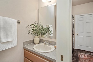 Looking for single level living in a convenient Eagle on Eagle Hills Golf Course in Idaho - for sale on GolfHomes.com, golf home, golf lot