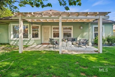 Looking for single level living in a convenient Eagle on Eagle Hills Golf Course in Idaho - for sale on GolfHomes.com, golf home, golf lot