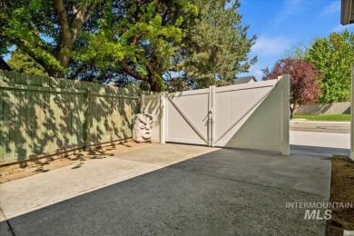 Looking for single level living in a convenient Eagle on Eagle Hills Golf Course in Idaho - for sale on GolfHomes.com, golf home, golf lot