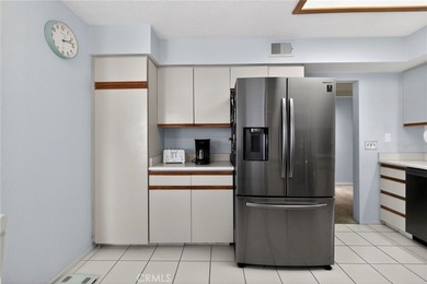 Desirable 2 bedroom, 2 bathroom ground-floor end-unit condo on Desert Falls Country Club in California - for sale on GolfHomes.com, golf home, golf lot