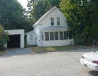 1900 Cape with 5 rooms, 3 bedrooms, 1 bath, and detached 1 car on Oakdale Country Club in Maine - for sale on GolfHomes.com, golf home, golf lot