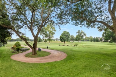 Cress Creek on the golf course! Enjoy this updated & spacious on Cress Creek Country Club in Illinois - for sale on GolfHomes.com, golf home, golf lot