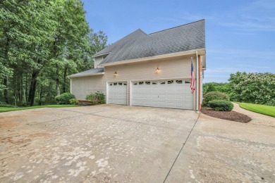 Welcome to this spacious 4 bed, 3.5 bath home tucked away in the on Windstone Golf Club in Tennessee - for sale on GolfHomes.com, golf home, golf lot
