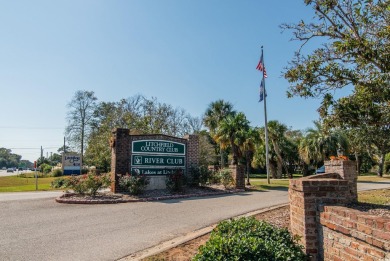 This is a beautiful brick home with loads of curb appeal in the on Litchfield Country Club in South Carolina - for sale on GolfHomes.com, golf home, golf lot