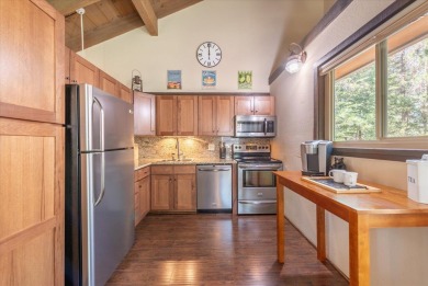 Charming Corner Unit in Tahoe Donner's Golf Club Condominiums on Tahoe Donner Golf Course in California - for sale on GolfHomes.com, golf home, golf lot