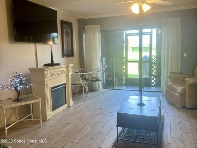 Charming single story, 2 bedroom, 2 bath condo nestled right on Mallards Landing Golf Course in Florida - for sale on GolfHomes.com, golf home, golf lot
