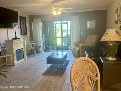 Charming single story, 2 bedroom, 2 bath condo nestled right on Mallards Landing Golf Course in Florida - for sale on GolfHomes.com, golf home, golf lot