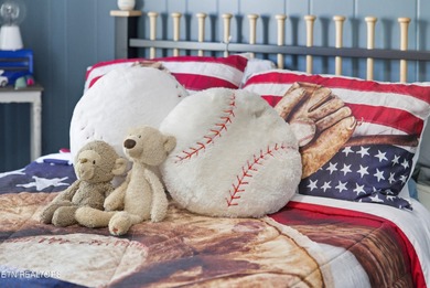 Welcome to this well maintained turn key home featuring 3 on  in Tennessee - for sale on GolfHomes.com, golf home, golf lot