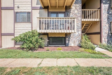Welcome to this beautifully maintained ground-level 3-bedroom on Lake Saint Louis Par 3 in Missouri - for sale on GolfHomes.com, golf home, golf lot