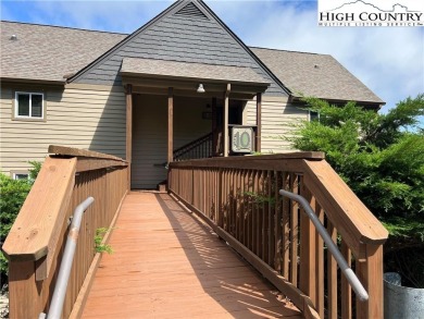 Welcome to your perfect mountain retreat! This cozy studio condo on Sugar Mountain Golf Course in North Carolina - for sale on GolfHomes.com, golf home, golf lot