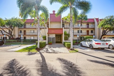 This stunning 2-bedroom, 2-bathroom condo is located on the on Fountains Golf and Country Club in Florida - for sale on GolfHomes.com, golf home, golf lot