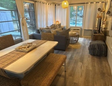 Fantastic 2006 5th wheel with an attached Durabilt sunroom for on Avalon Golf Club in New Jersey - for sale on GolfHomes.com, golf home, golf lot