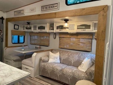Fantastic 2006 5th wheel with an attached Durabilt sunroom for on Avalon Golf Club in New Jersey - for sale on GolfHomes.com, golf home, golf lot