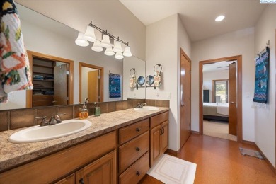 MLS# Elegant Golf Course Living in the Heart of Horn Rapids on Horn Rapids Golf Club in Washington - for sale on GolfHomes.com, golf home, golf lot